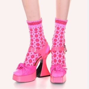 Anna SUI Neon Pink socks new with tags